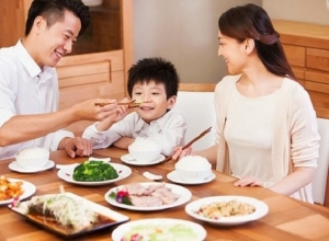 Hỏi đáp: Bệnh xơ gan có lây qua đường ăn uống không?